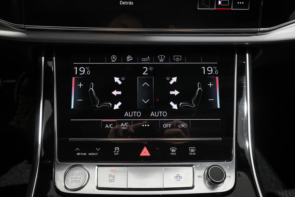 Foto Audi Q8 21