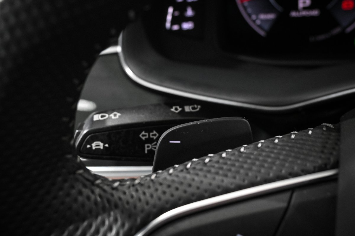 Foto Audi Q8 32