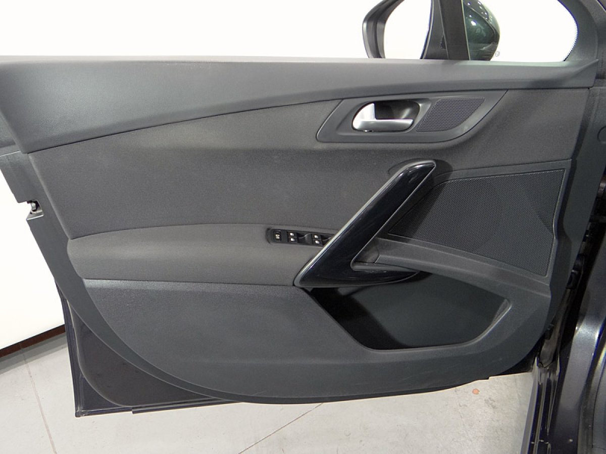 Foto Peugeot 508 24