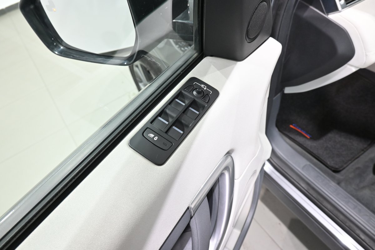 Foto Land Rover Discovery 30