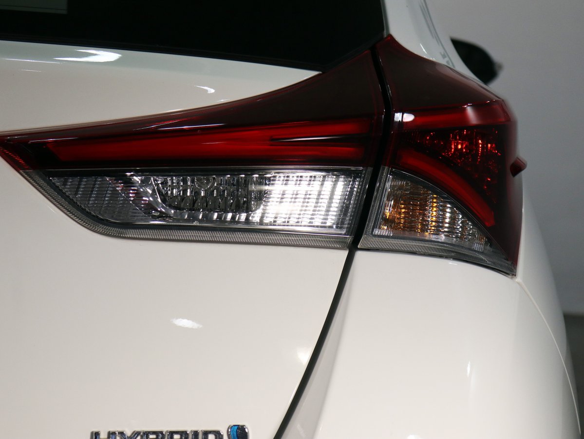 Foto Toyota Auris 11