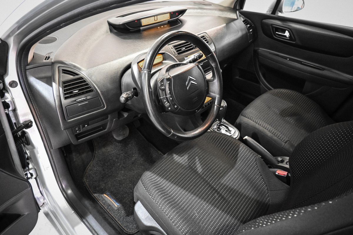 Foto Citroen C4 10