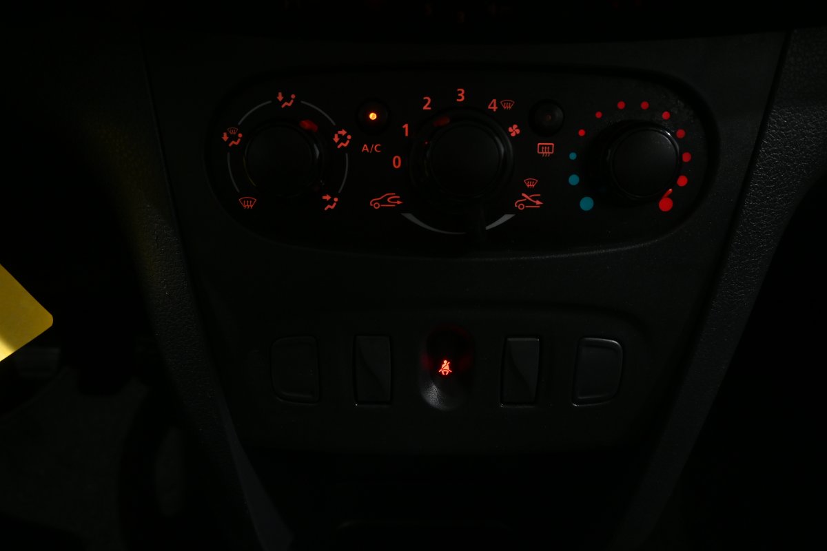 Foto Dacia Sandero 16