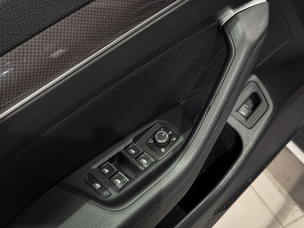 Foto Volkswagen Passat 27