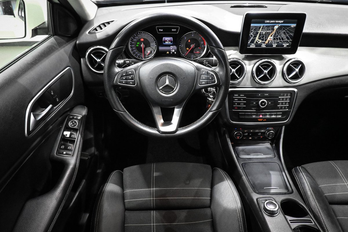 Foto Mercedes-Benz Clase GLA 13