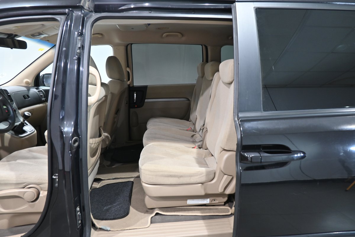 Foto Kia Carnival 11