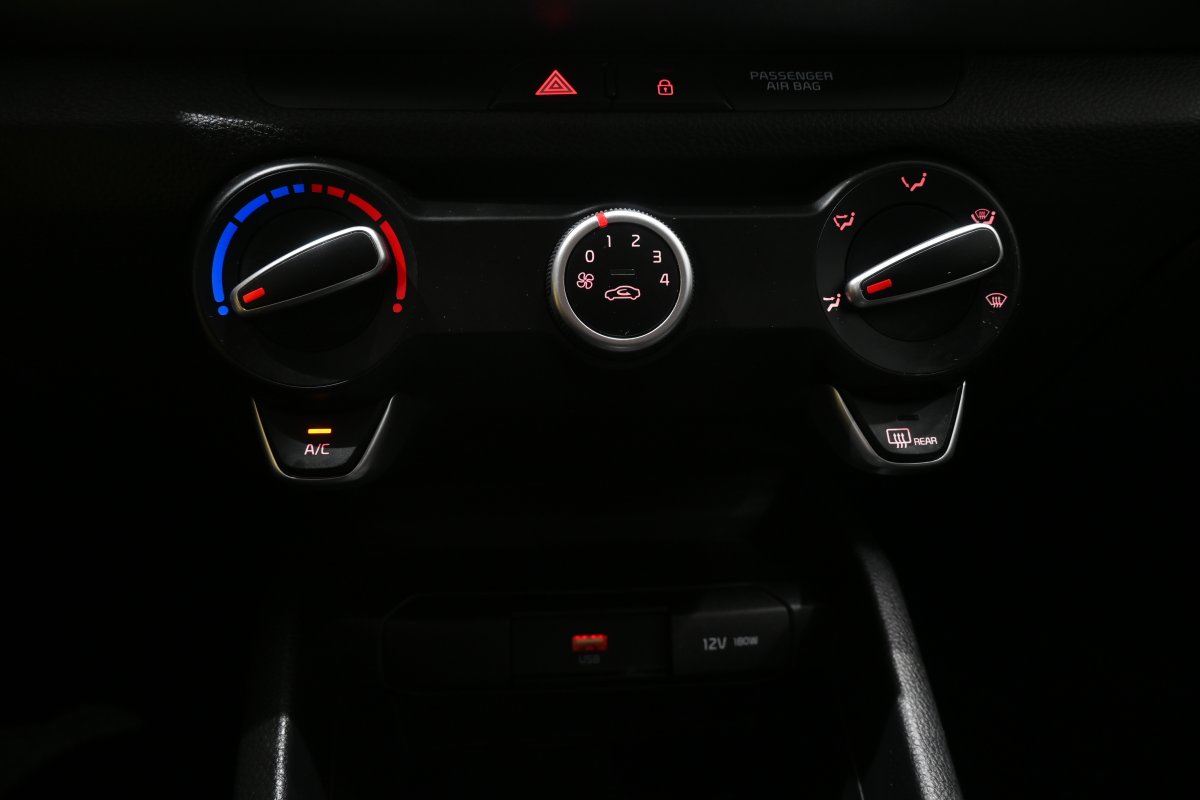 Foto Kia Stonic 15