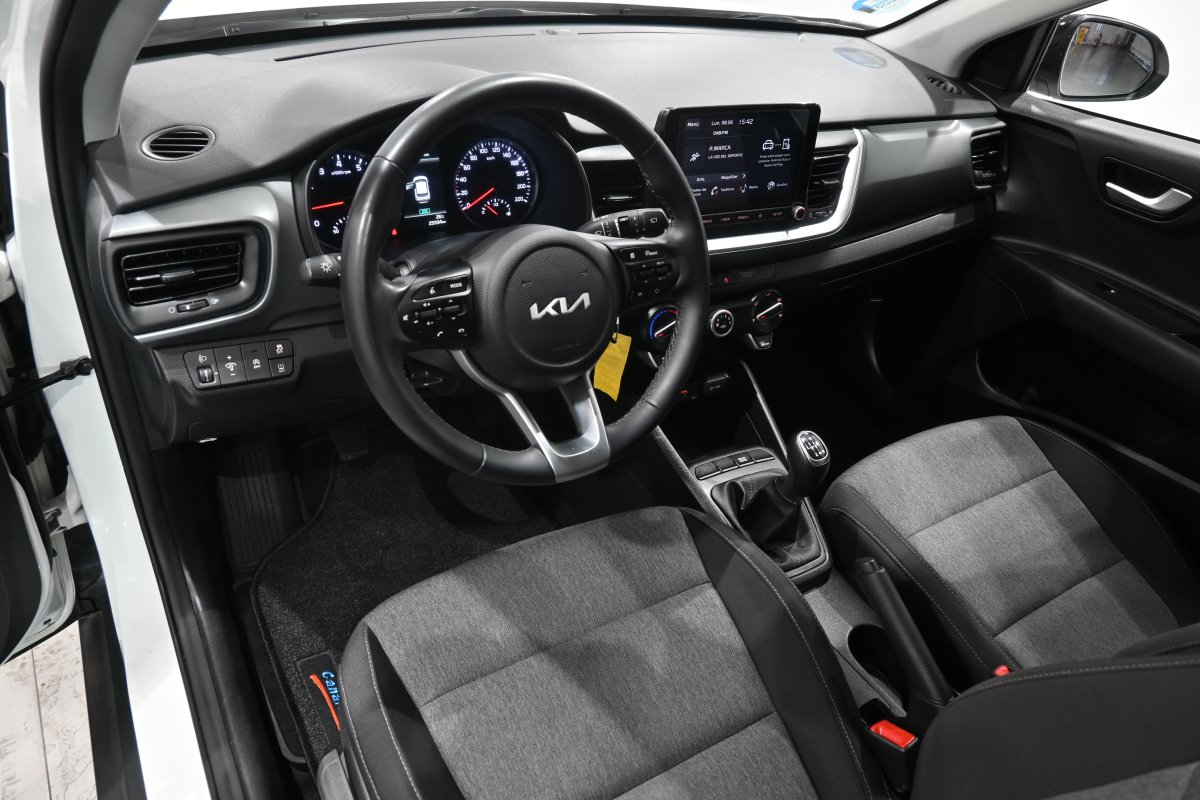 Foto Kia Stonic 8