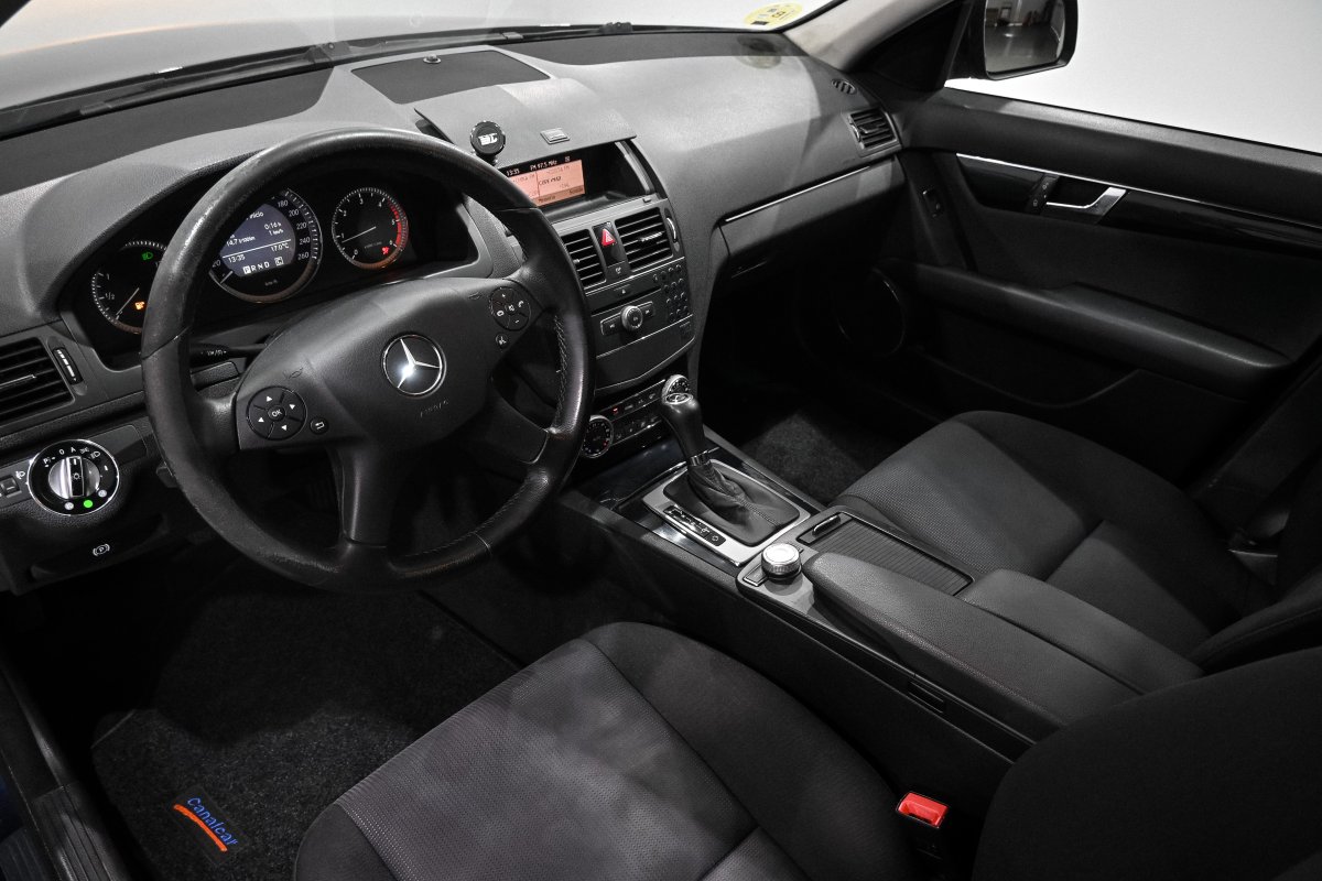 Foto Mercedes-Benz C 8