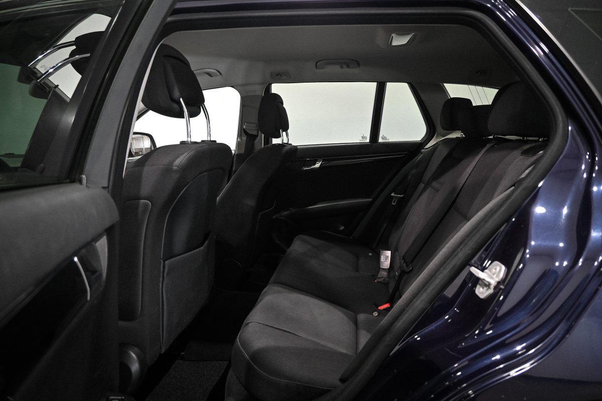 Foto Mercedes-Benz C 10