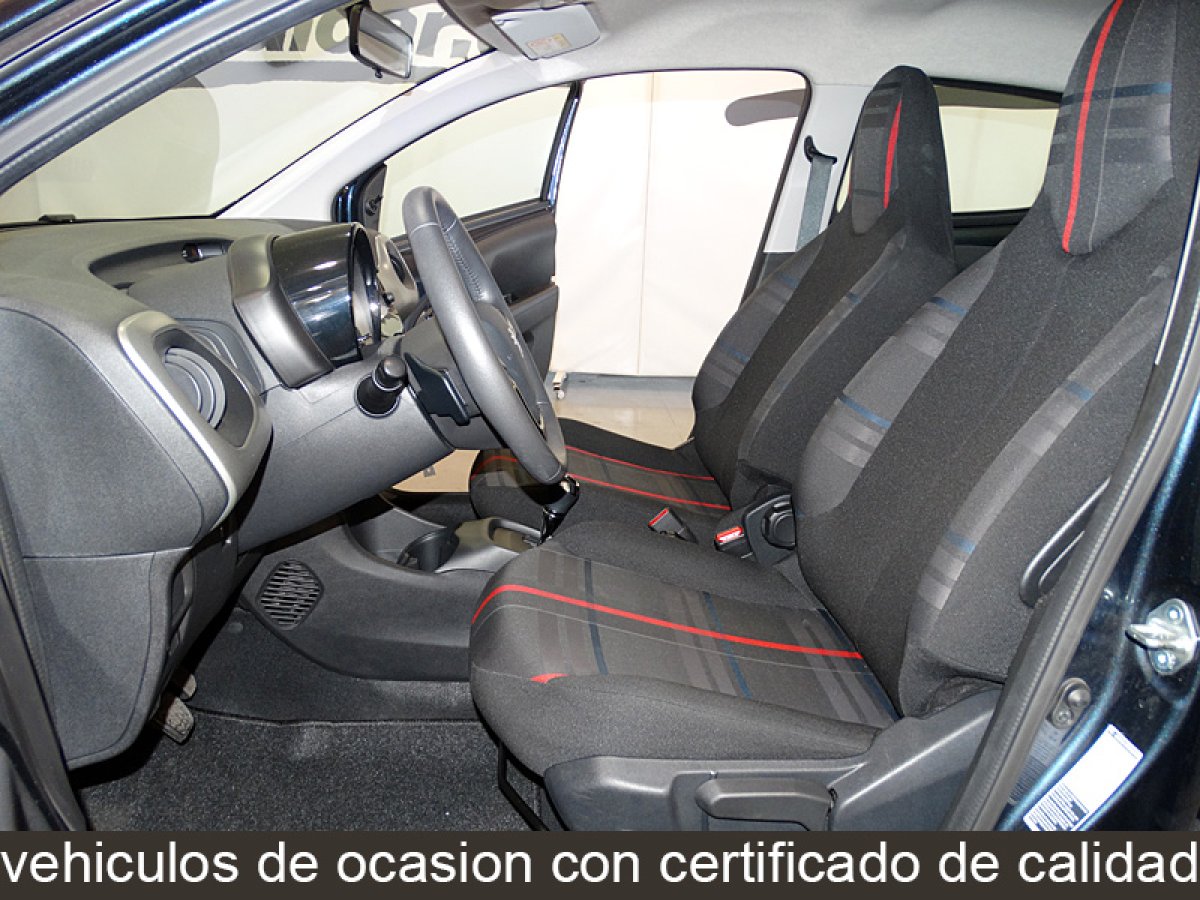 Foto Peugeot 108 16