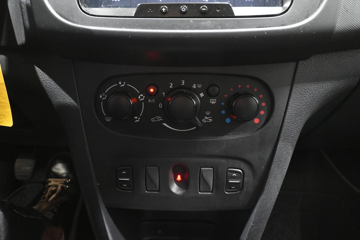 Foto Dacia Sandero 16