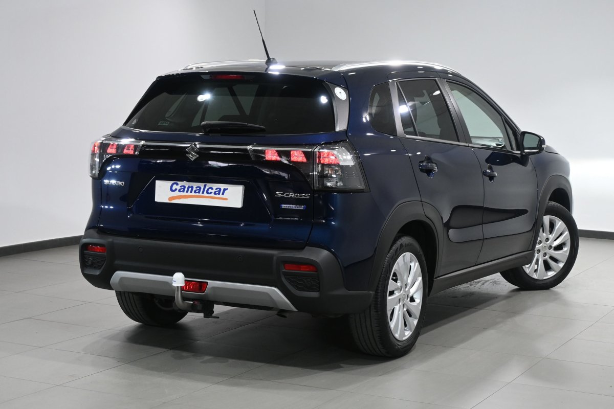 Foto Suzuki S-CROSS 4