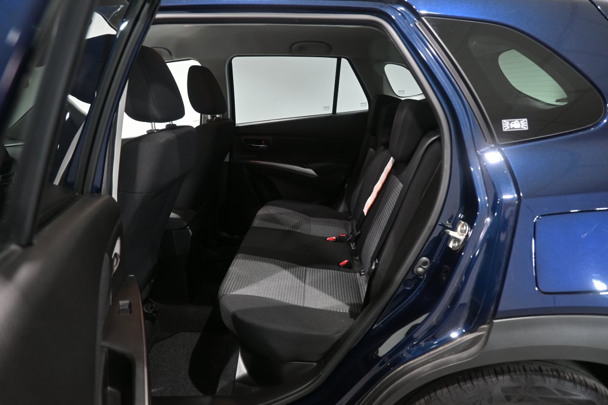 Foto Suzuki S-CROSS 11