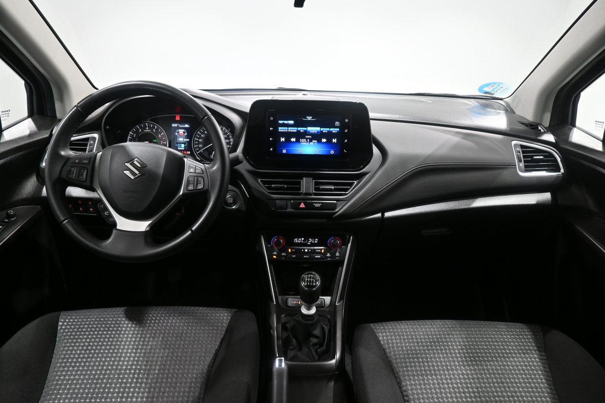 Foto Suzuki S-CROSS 18