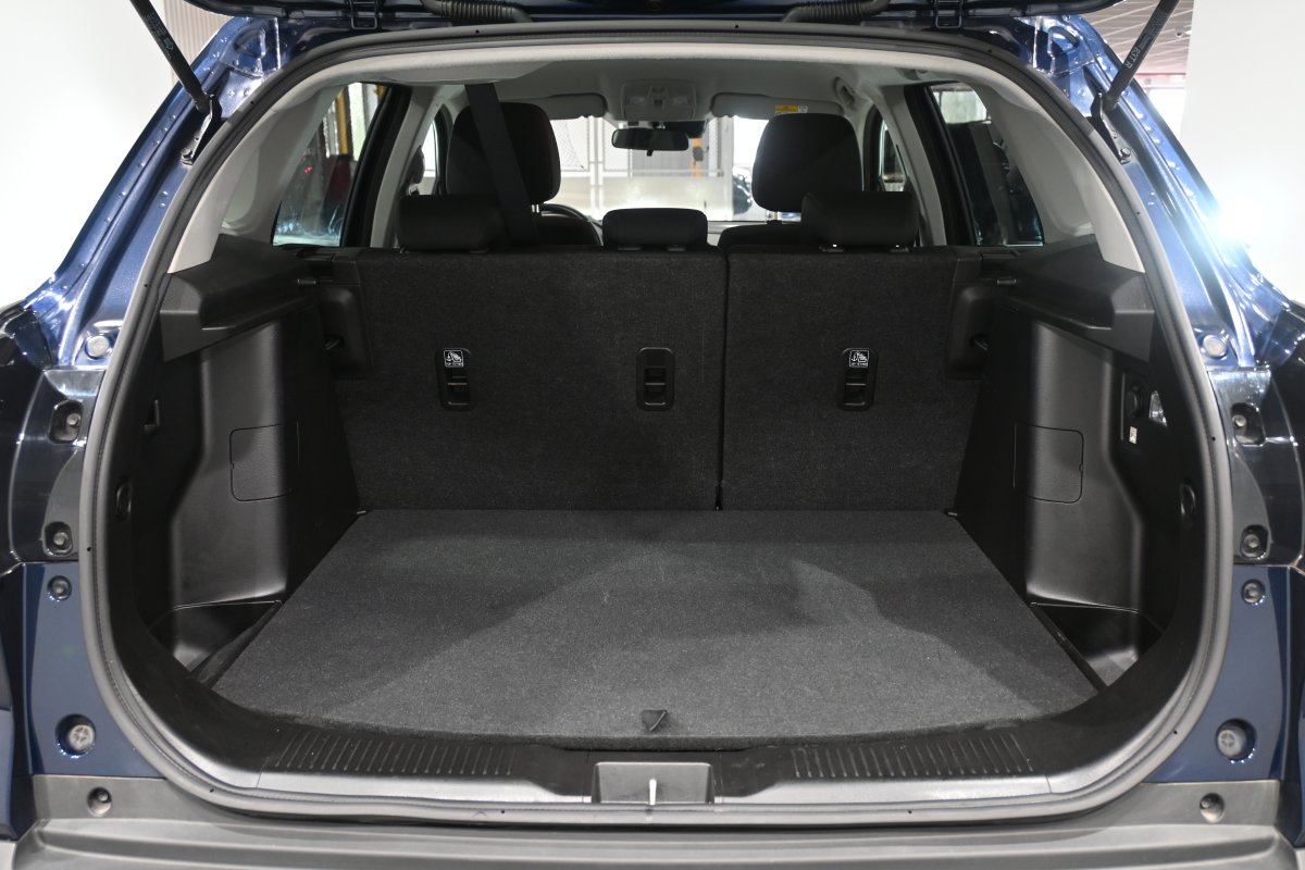 Foto Suzuki S-CROSS 8