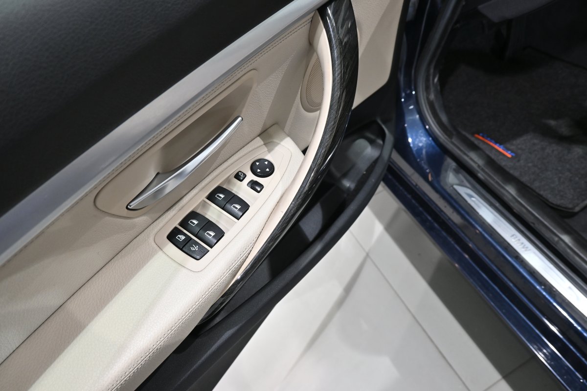 Foto Bmw 318dA GRAN TURISMO 27