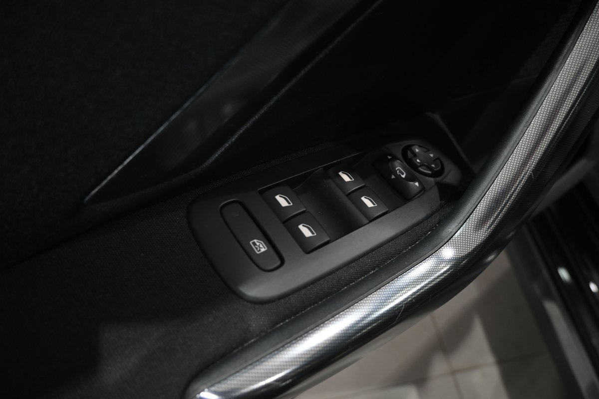 Foto Peugeot 2008 28
