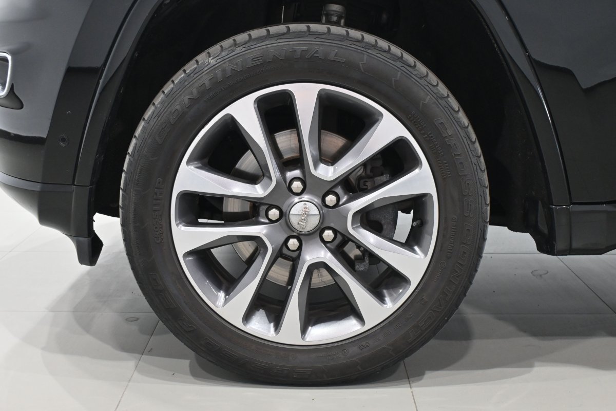 Foto Jeep Grand 32