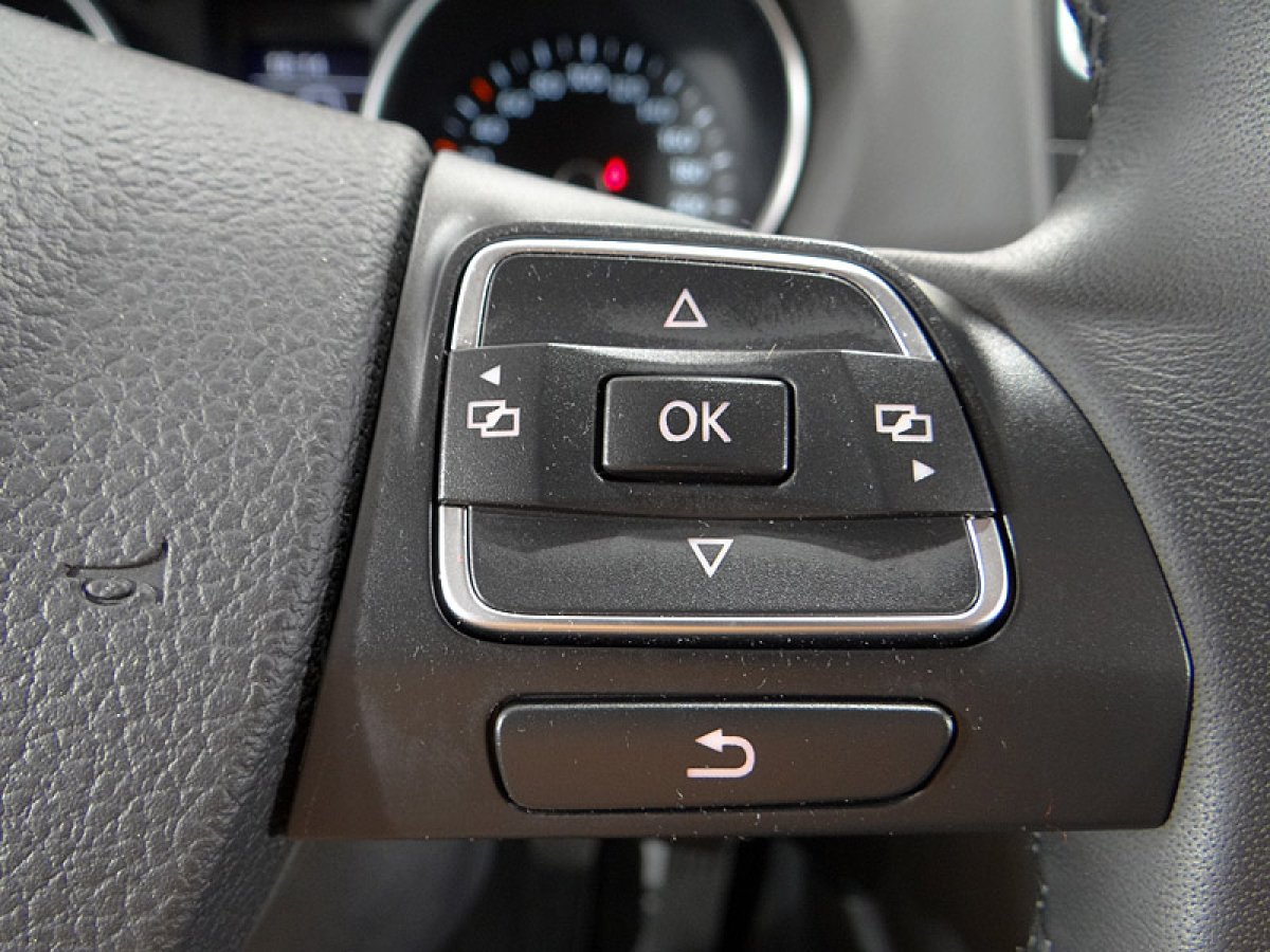 Foto Volkswagen Golf 30