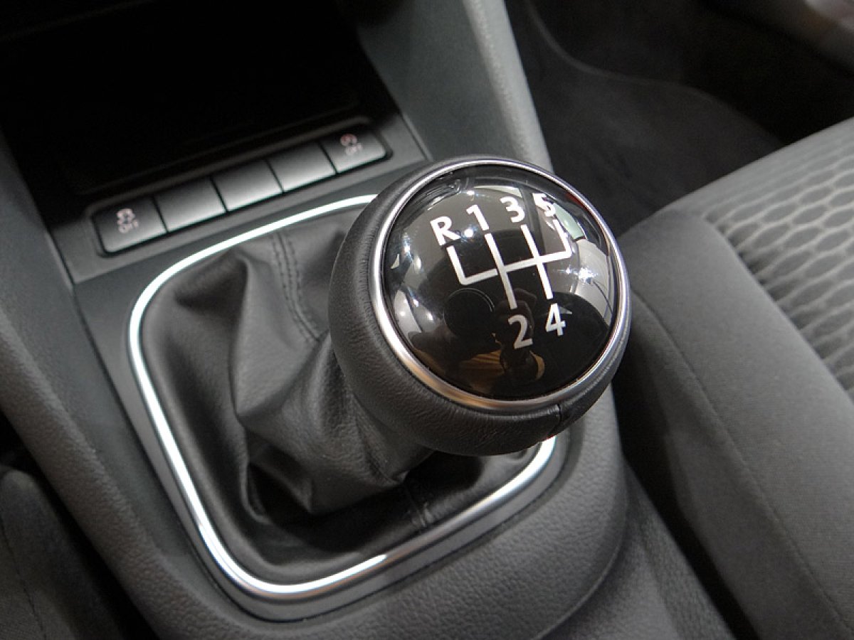 Foto Volkswagen Golf 33