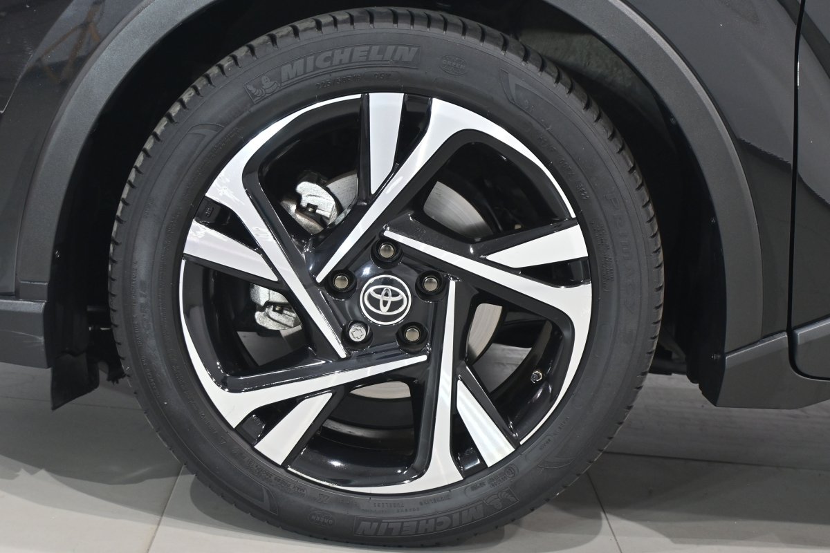 Foto Toyota C-HR 30