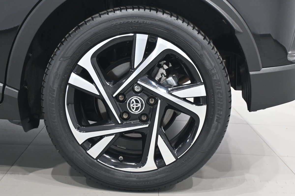 Foto Toyota C-HR 29