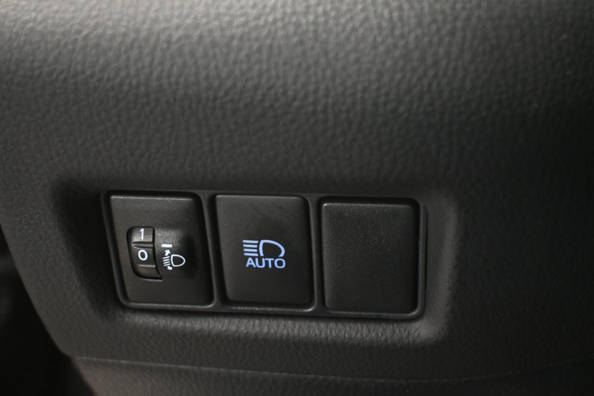Foto Toyota C-HR 26