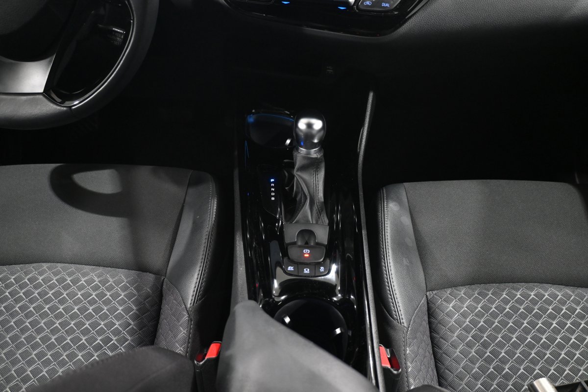 Foto Toyota C-HR 19