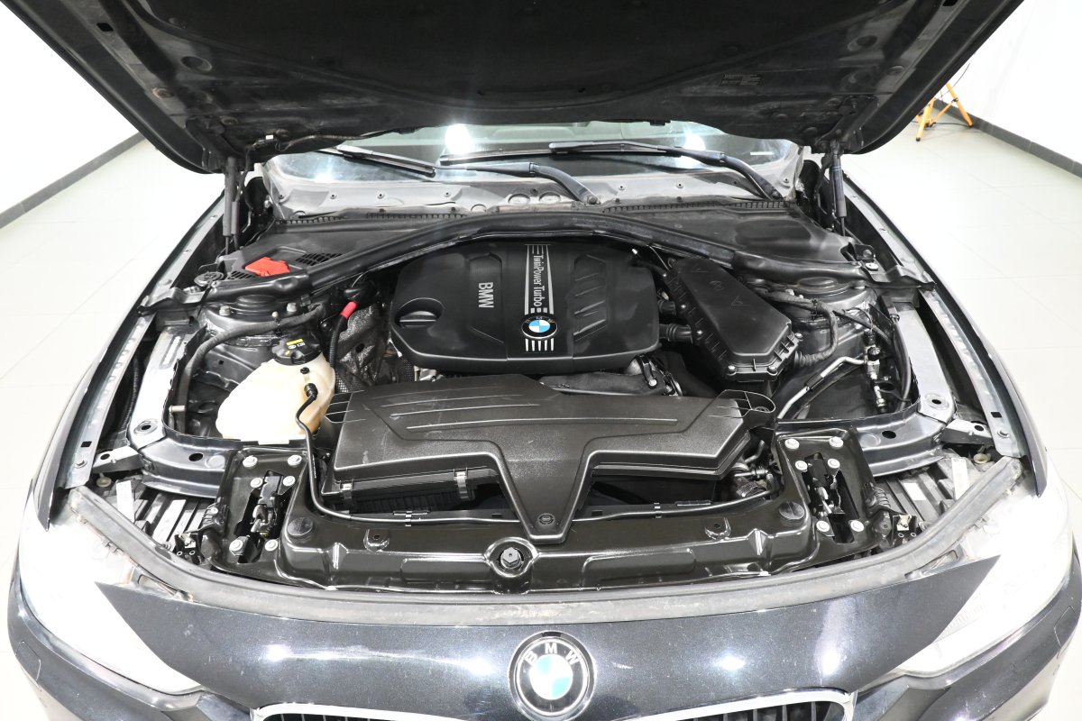 Foto Bmw 320dA XDRIVE 7