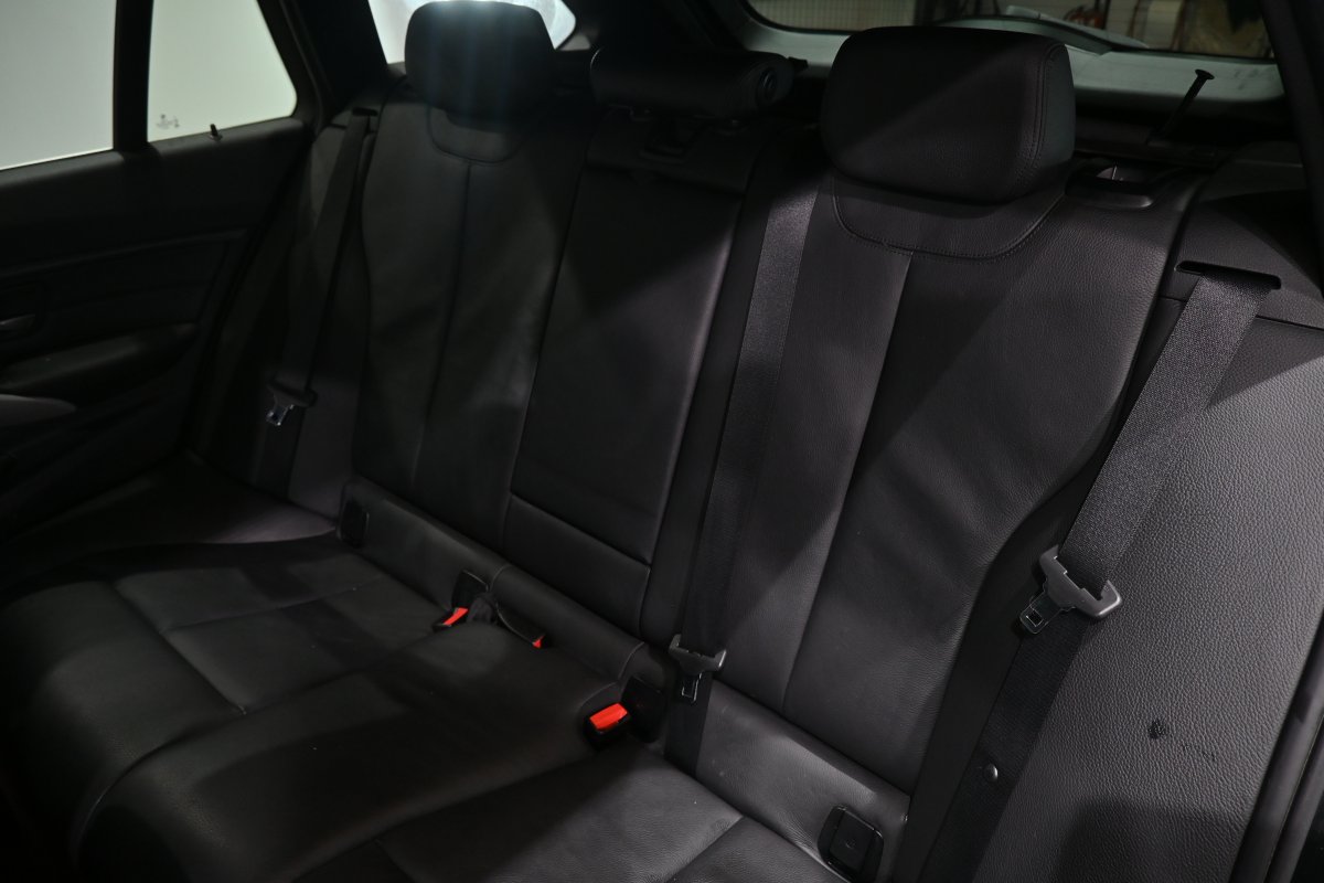 Foto Bmw 320dA XDRIVE 12