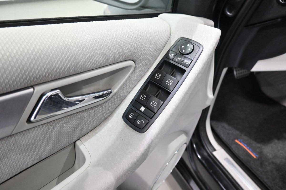 Foto Mercedes-Benz B 25