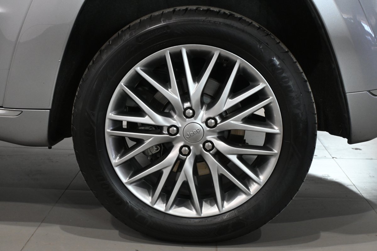 Foto Jeep Grand Cherokee 33