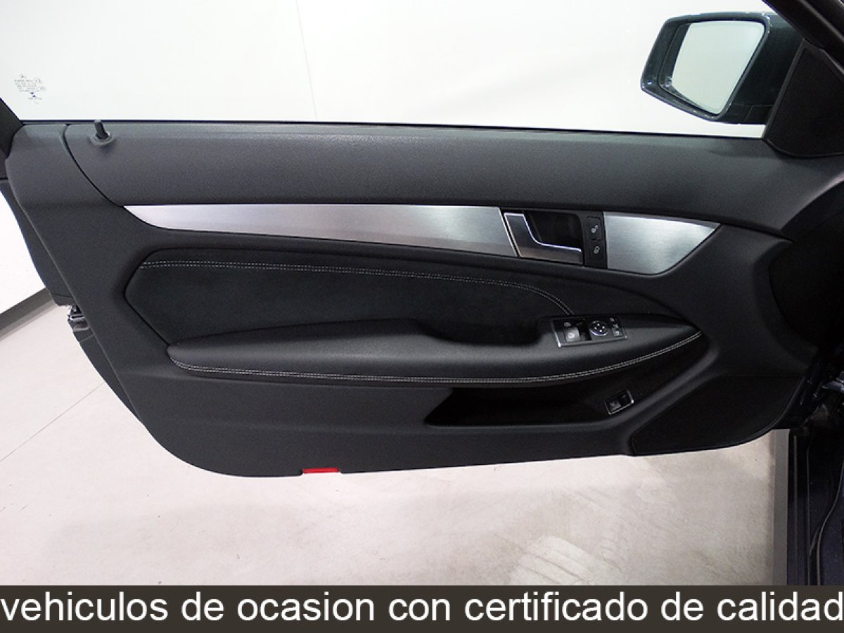 Foto Mercedes-Benz C 220 21