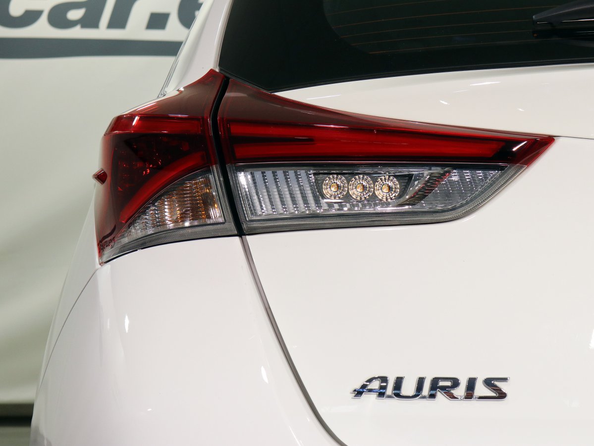 Foto Toyota Auris 9