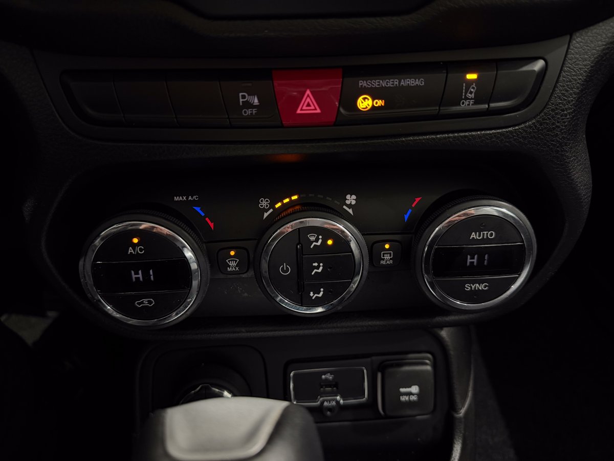 Foto Jeep Renegade 19