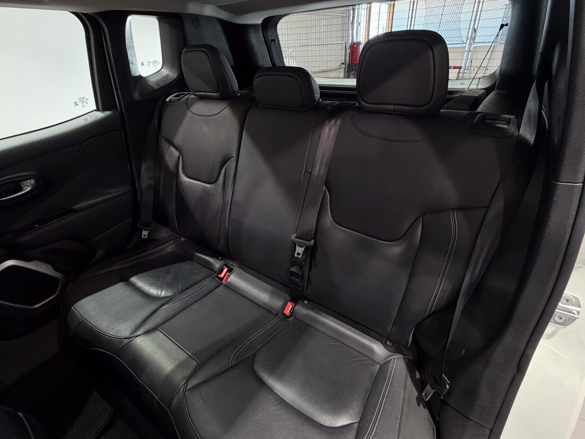 Foto Jeep Renegade 13