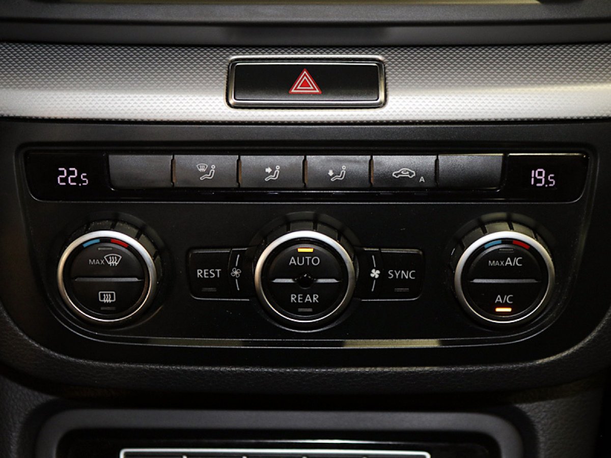 Foto Volkswagen Sharan 22