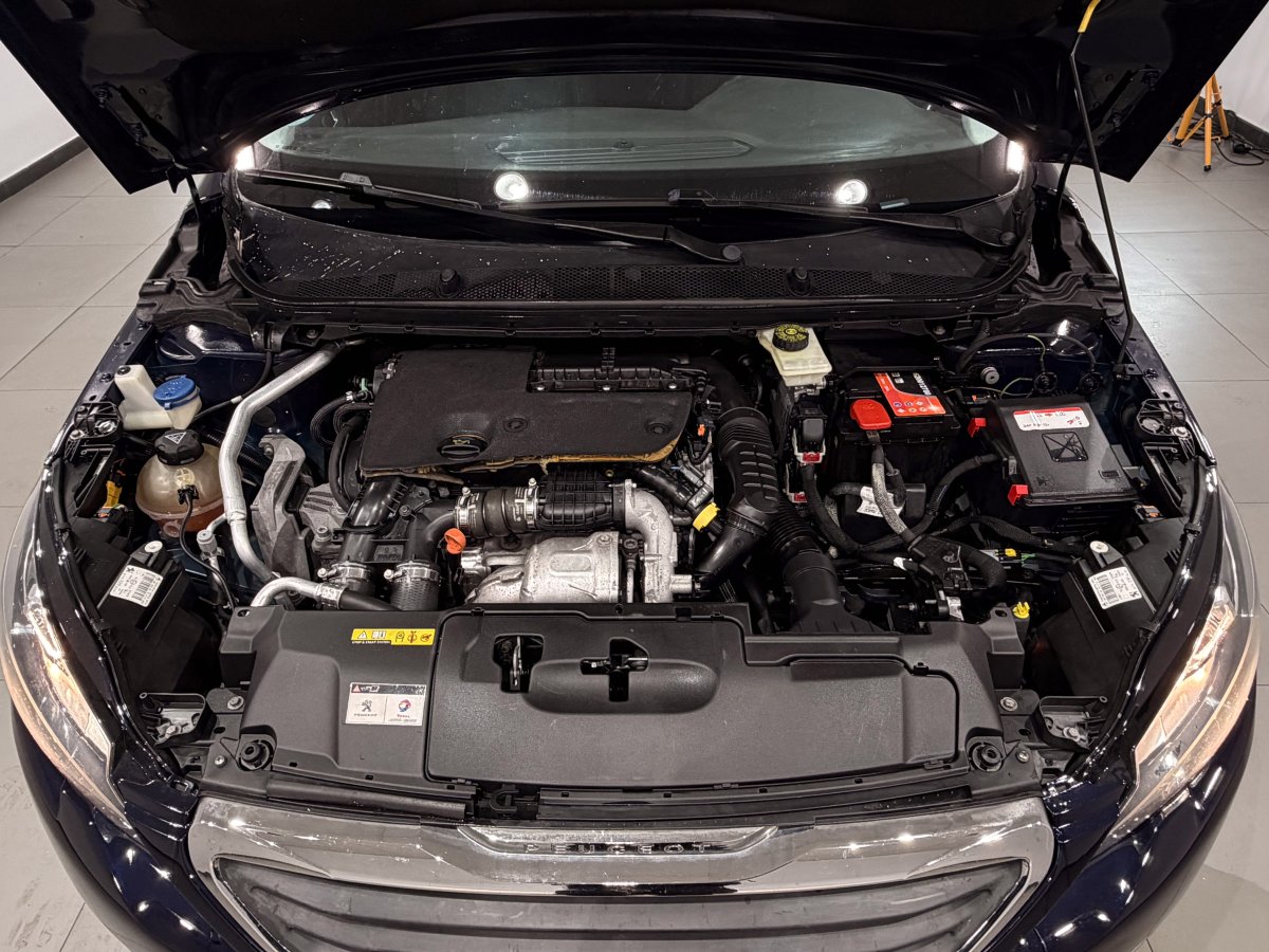 Foto Peugeot 308 8