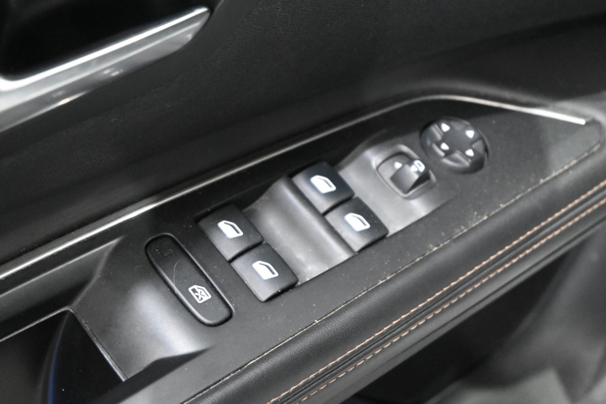 Foto Peugeot 5008 35