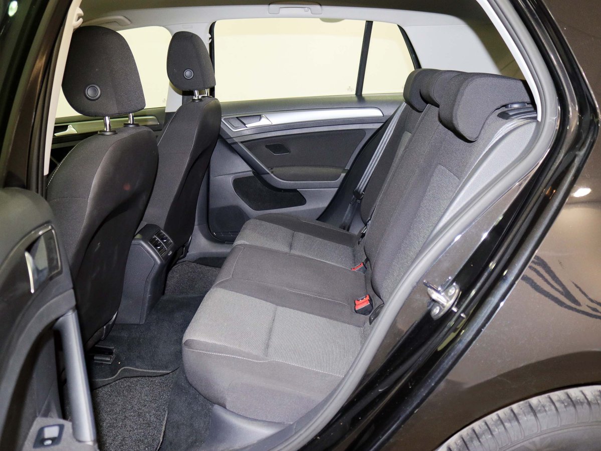 Foto Volkswagen Golf 14