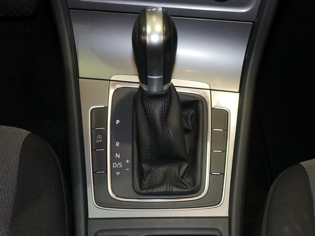 Foto Volkswagen Golf 16