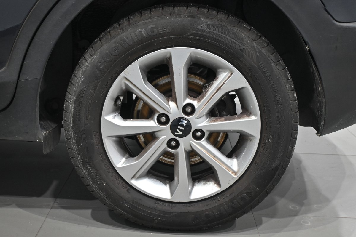 Foto Kia Stonic 28