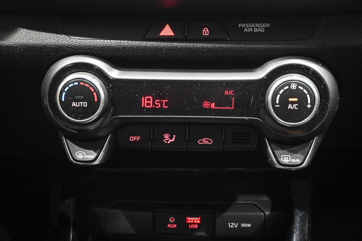 Foto Kia Stonic 17
