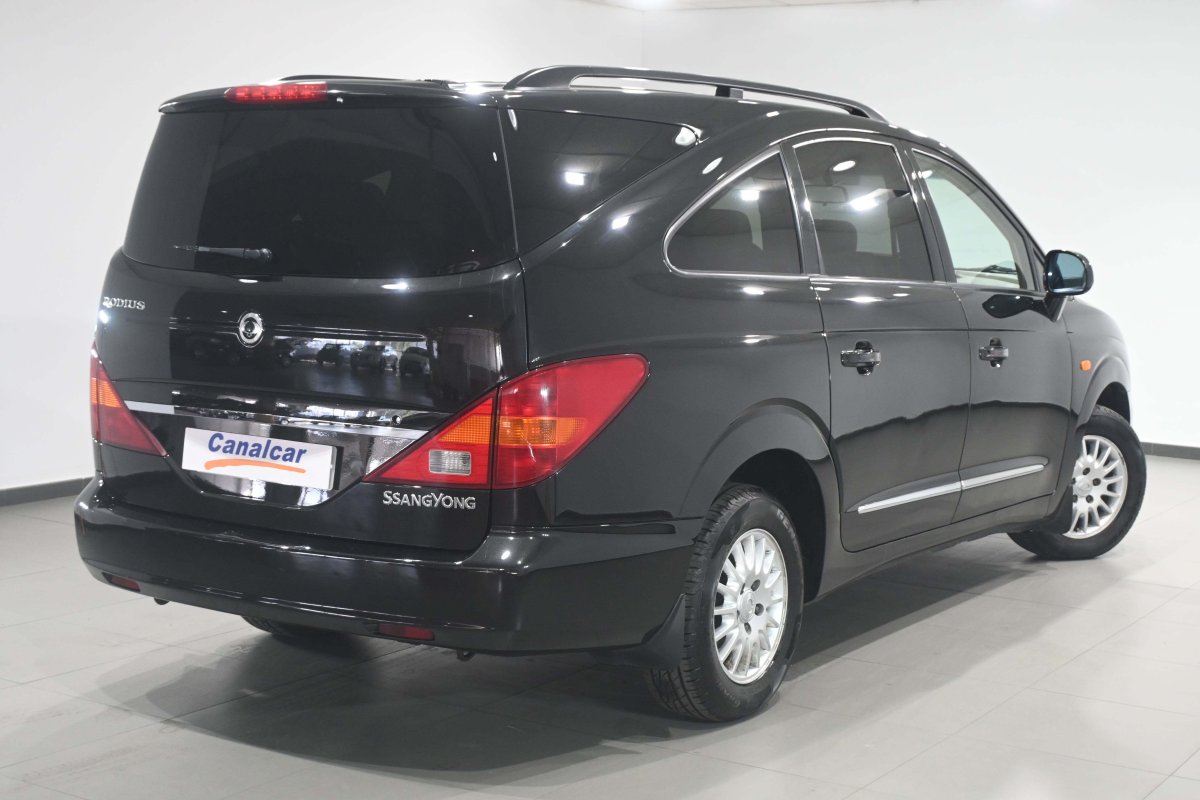 Foto Ssangyong Rodius 4