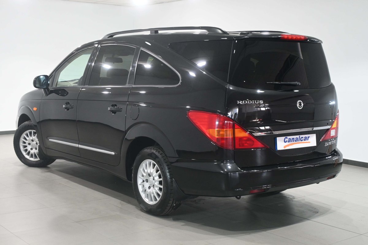 Foto Ssangyong Rodius 6