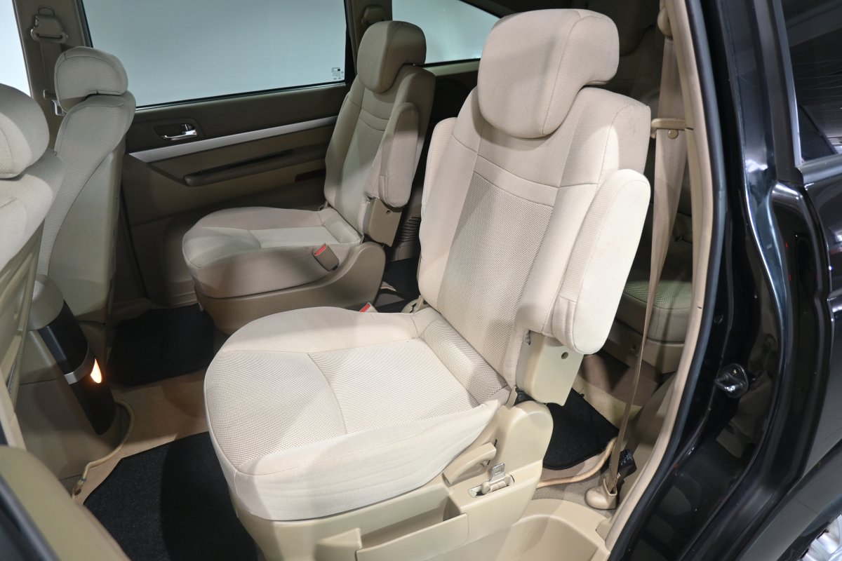 Foto Ssangyong Rodius 11