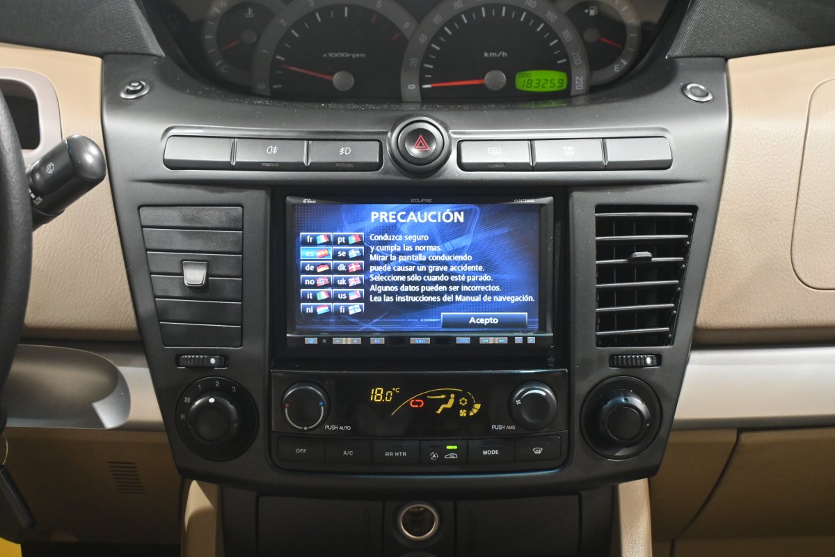 Foto Ssangyong Rodius 16