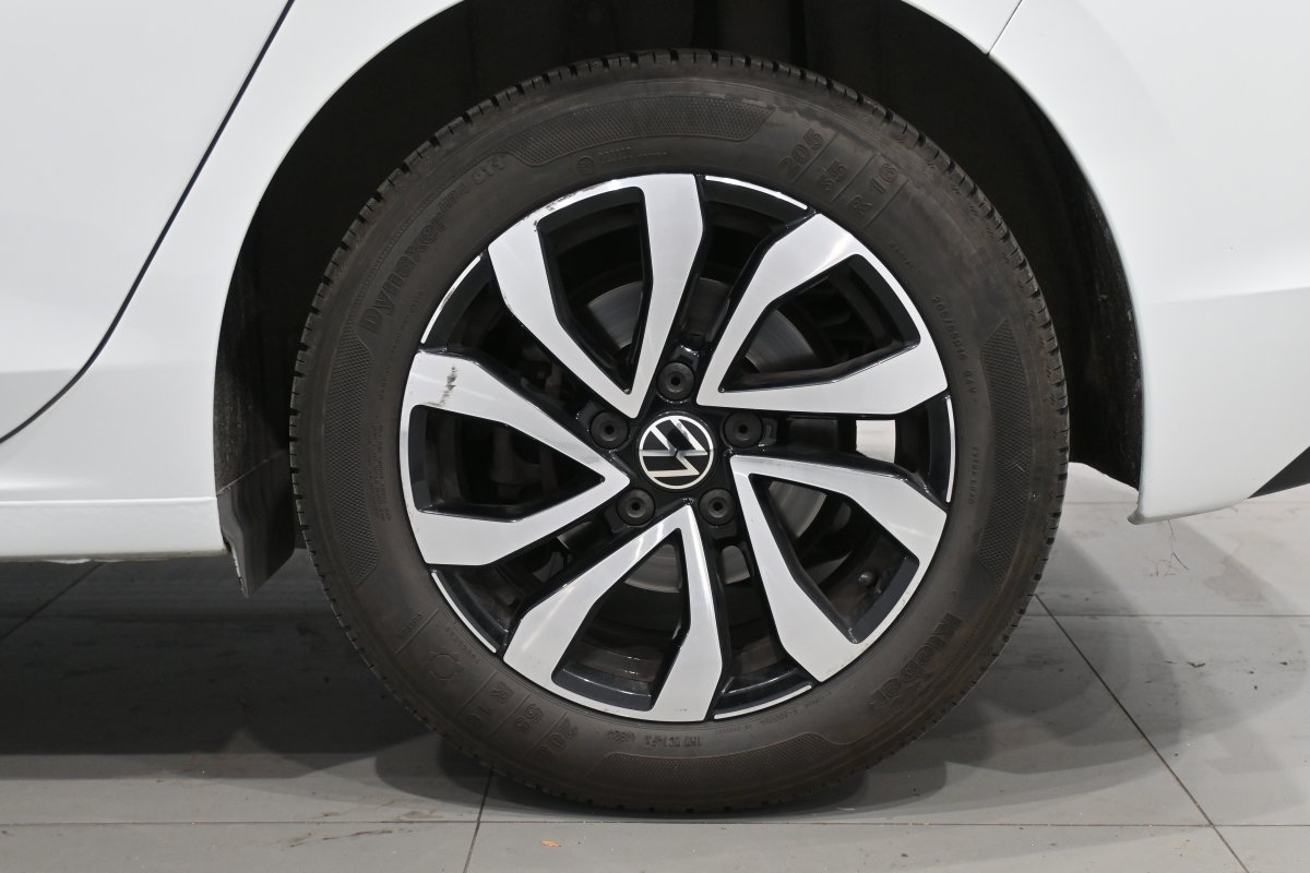 Foto Volkswagen Golf 28