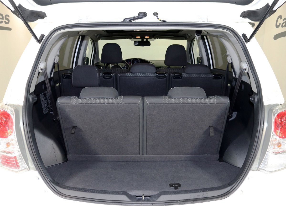 Foto Toyota Verso 9